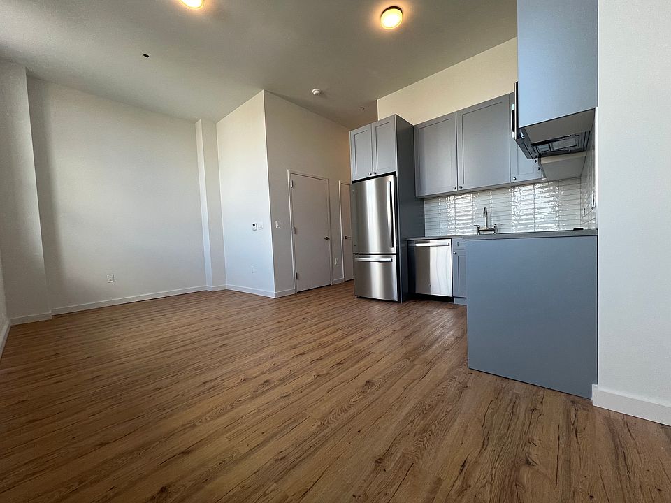 1st image of 991 Saint Johns Pl #3G
