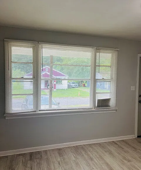 1221 Montgomery Ave — Photo 4
