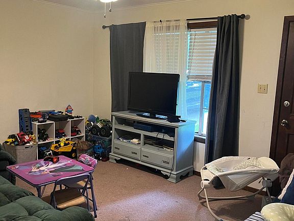 5th image of 118 Mercedes Ave