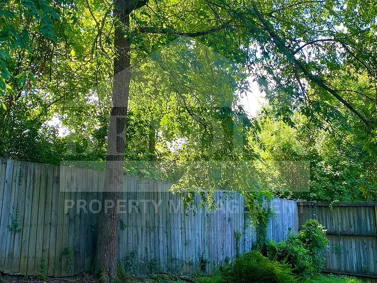 2300 Oakland Dr NW — Photo 12