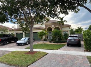 9556 SW 222nd Ln, Cutler Bay, FL 33190