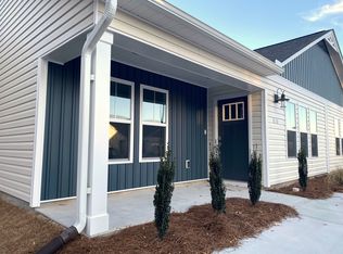 810 Discovery Cv, Newport, NC 28570