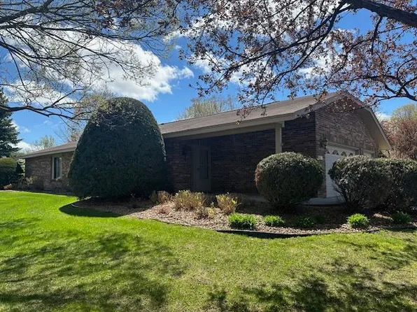 80 Inland Ln N, Plymouth, MN 55447