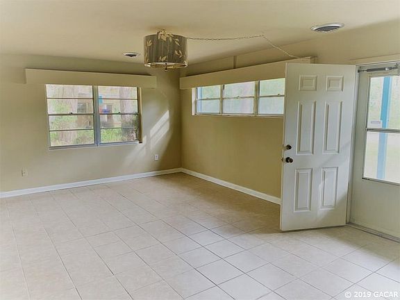4th image of 1228 NE 13th St