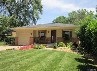 22804 Power Rd, Farmington, MI 48336