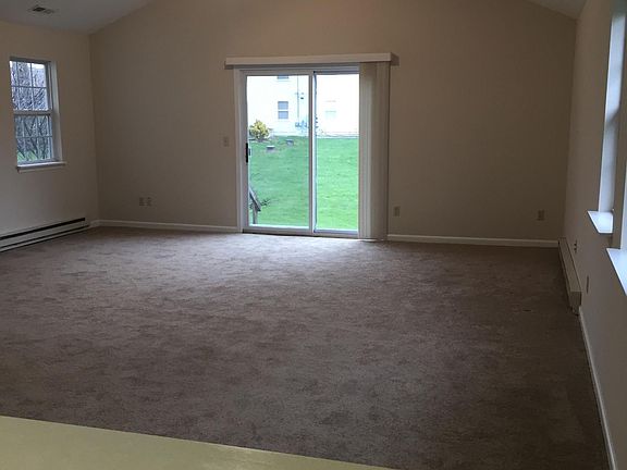 Great room with vaulted ceilings