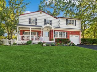 10 Riviera Dr, Selden, NY 11784