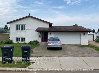 515 Dakota St #A, Oshkosh, WI 54902