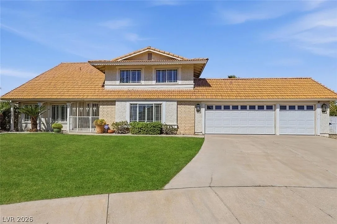 4 bed, 3.0 bath, 3227 sqft, $3,600 — Photo 4