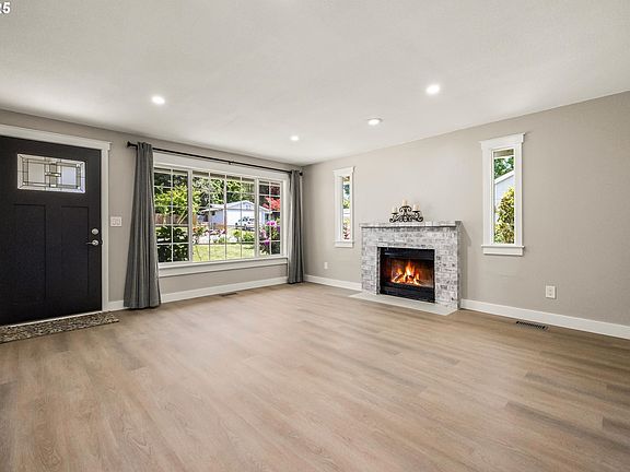 5th image of 16807 SE Berghammer St