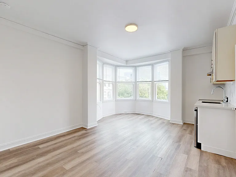 19 Hermann St #104 — Photo 3