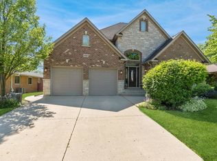 450 Dara James Rd, Des Plaines, IL 60016