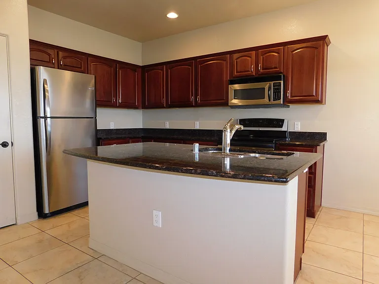 812 Landon Dr #B202 — Photo 2