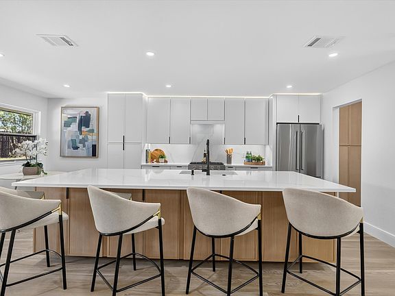 5th image of 3883 Antigua Cir