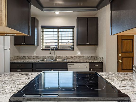 4th image of 1605 S Telshor Blvd