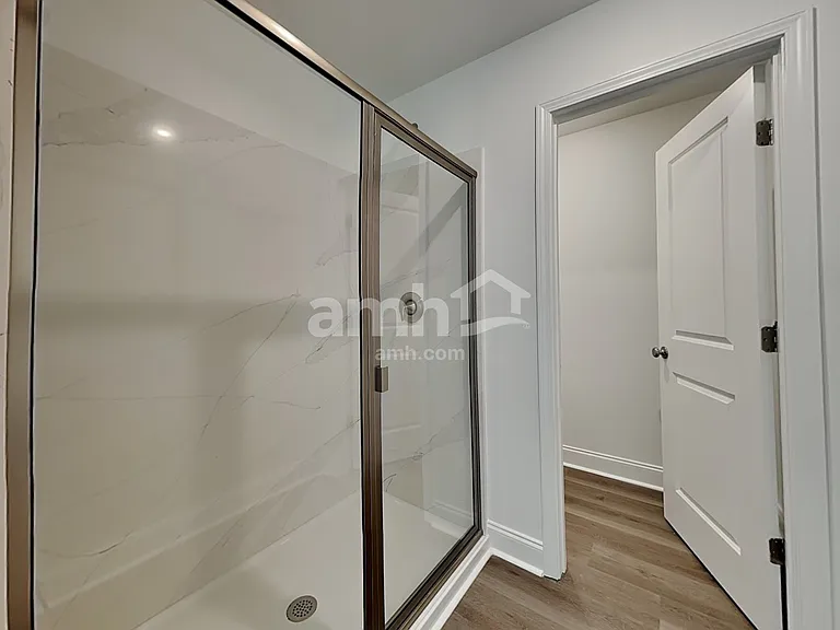 519 Armstrong Curv — Photo 10
