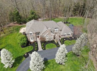 7938 Oak Brook Cir, Pittsford, NY 14534