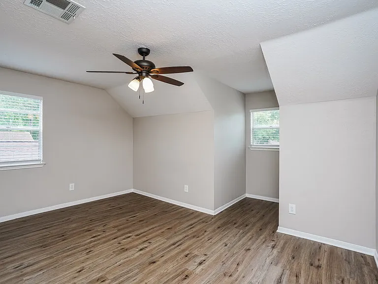 3542 Lindenfield Dr — Photo 17