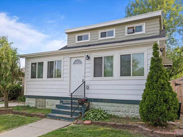 2121 Council Ave, Lincoln Park, MI 48146