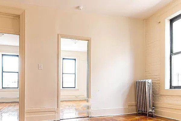 1st image of 552 Parkside Ave #D