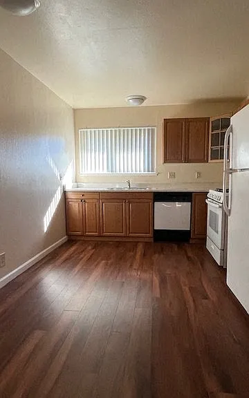 1424 Alamo Dr — Photo 15