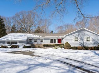 220 Stepstone Hill Rd, Guilford, CT 06437