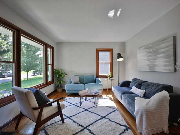 5th image of 215 Loveman Ave