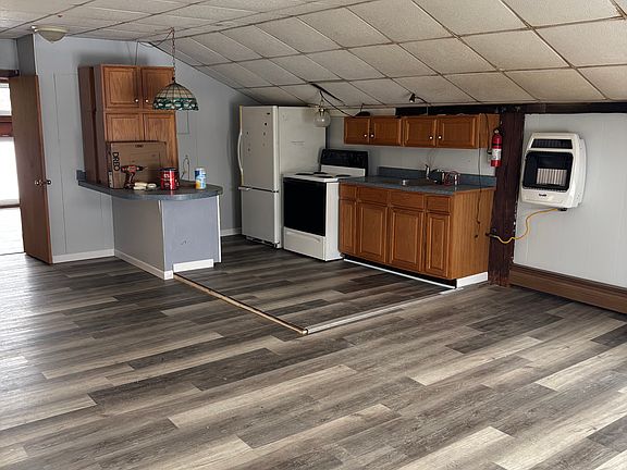 2nd image of 106 Gibson Ln #B