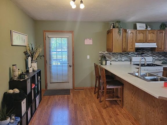3rd image of 306 24th St