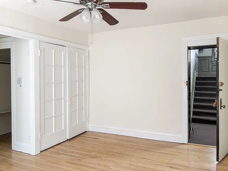 512-20 W. Cornelia — Photo 9