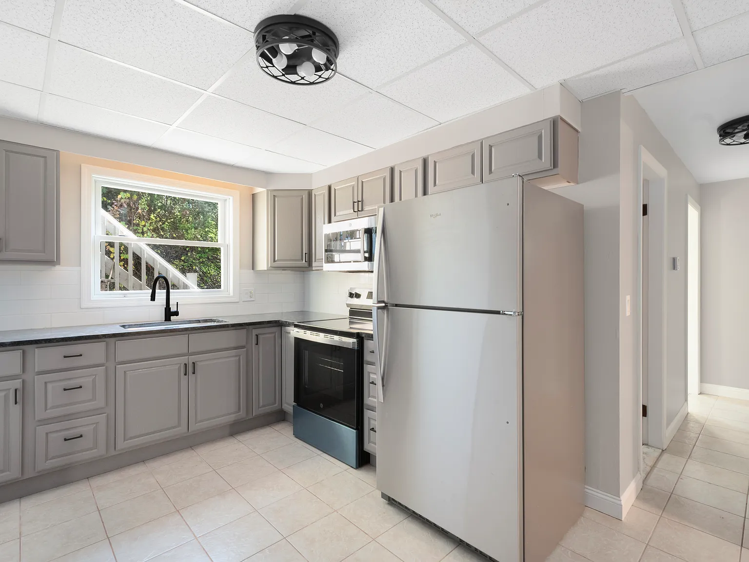 1 bed, 730 sqft, $1,700 — Photo 2
