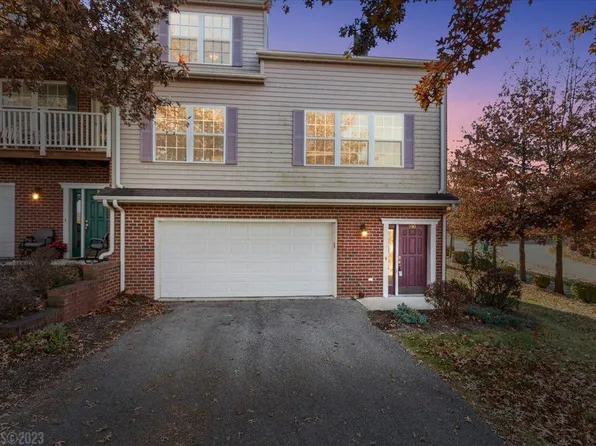 290 Oaktree Blvd, Christiansburg, VA 24073