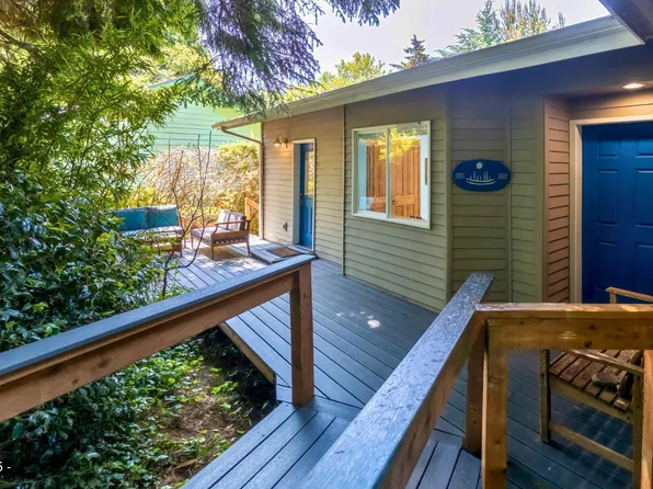 2790 NE Starr Creek Rd, Yachats, OR 97498