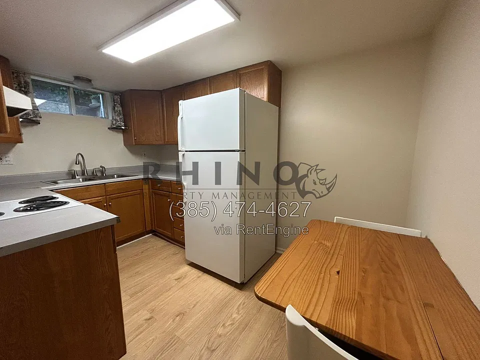 803 E Belmont Ave