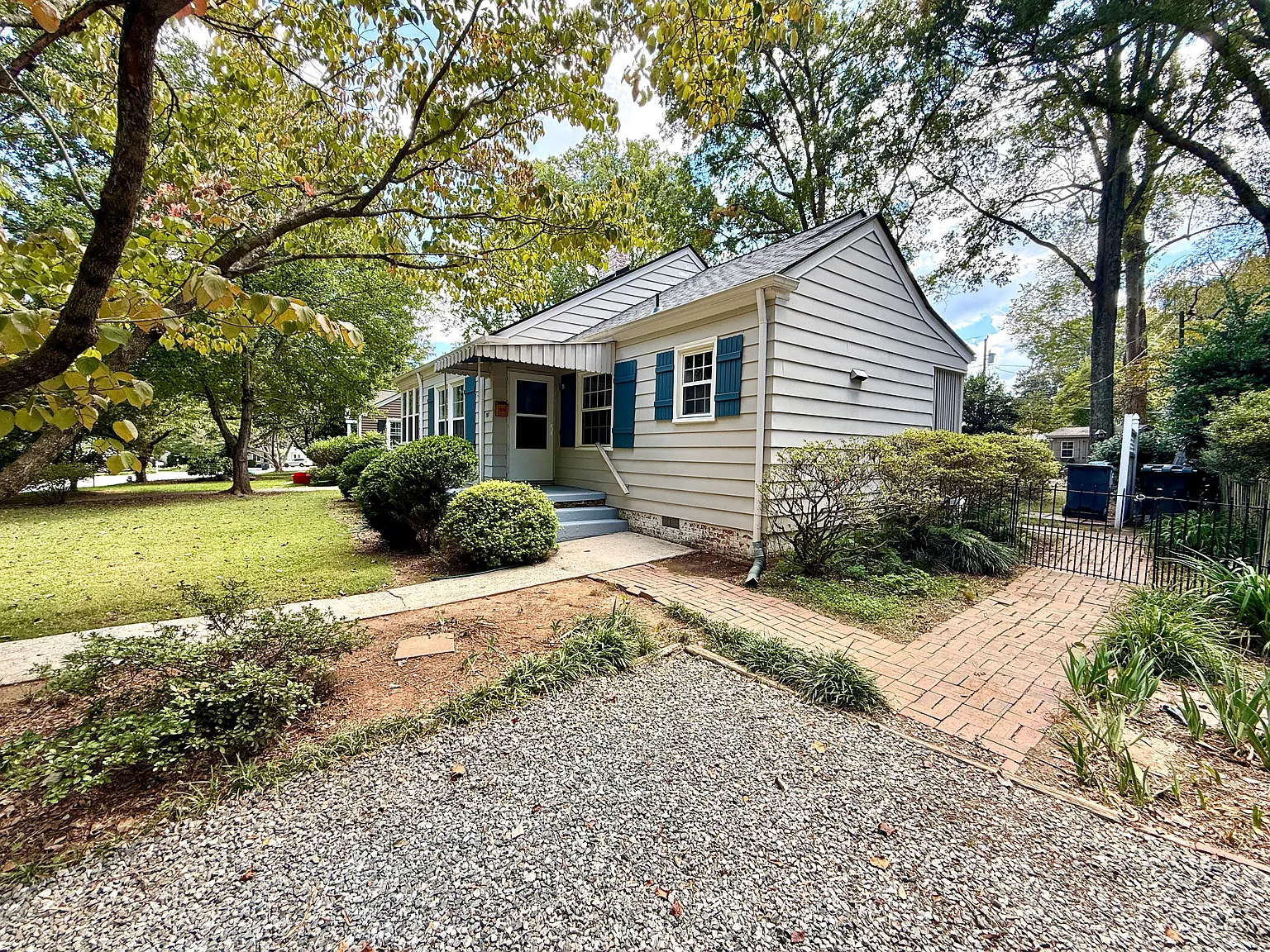 2 bed, 1000 sqft, $1,800 — Photo 4