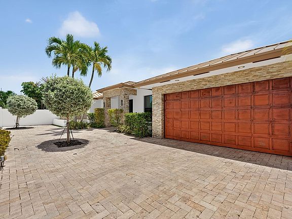 4th image of 2460 NE 36th Street