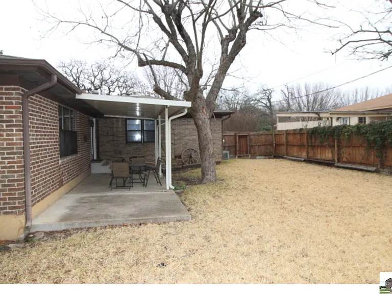 204 Oak St — Photo 29