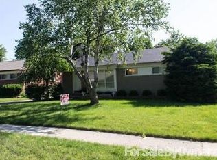 32236 Leelane Rd, Farmington, MI 48336