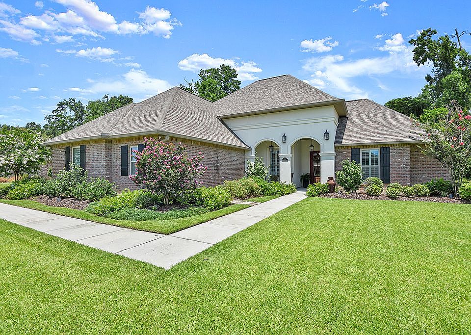 1st image of 8909 Greenleaves Dr