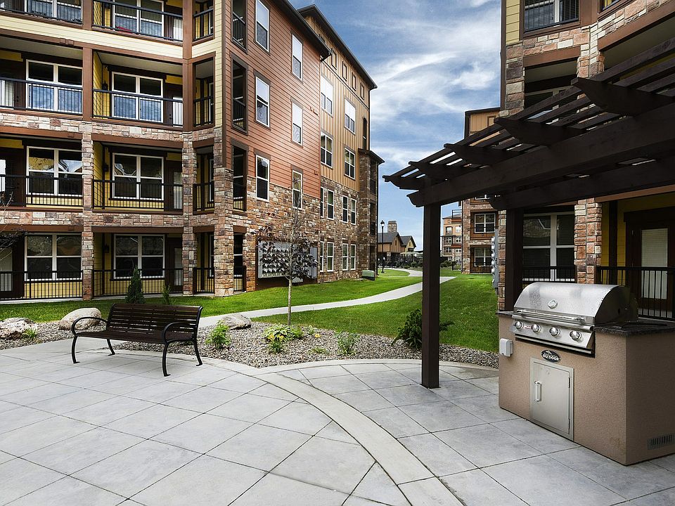 Enjoy sunny afternoons and great meals at our beautiful grill station.