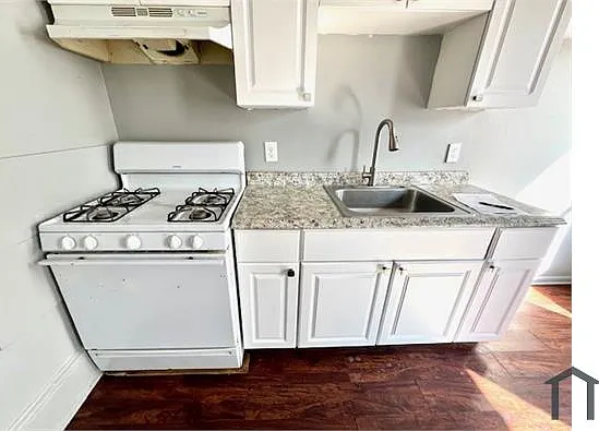 121 W Marshall St — Photo 7