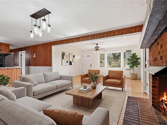 3rd image of 1024 Country Ln