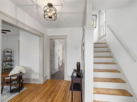 3rd image of 353 S Prospect St