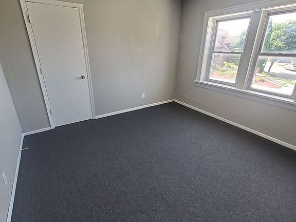 3rd image of 2214-2220 W Hopkins St #6