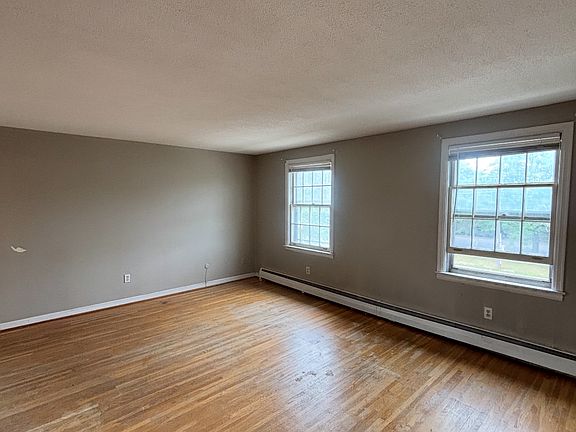 2nd image of 2685 Elmwood Ave APT 3