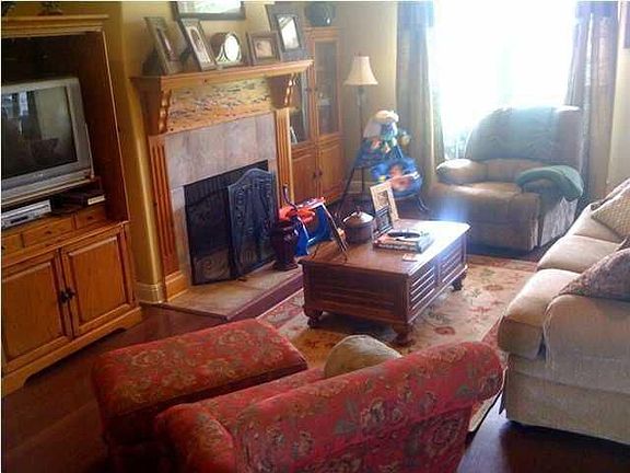 5th image of 204 Tapestry Cir