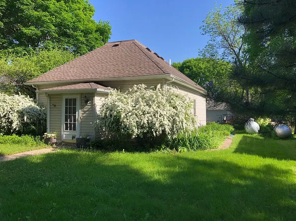 100 E Lyon St, Minneota, MN 56264