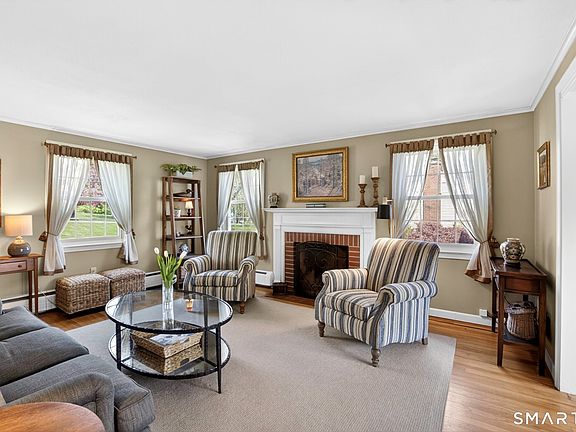 5th image of 28 Deepwood Road