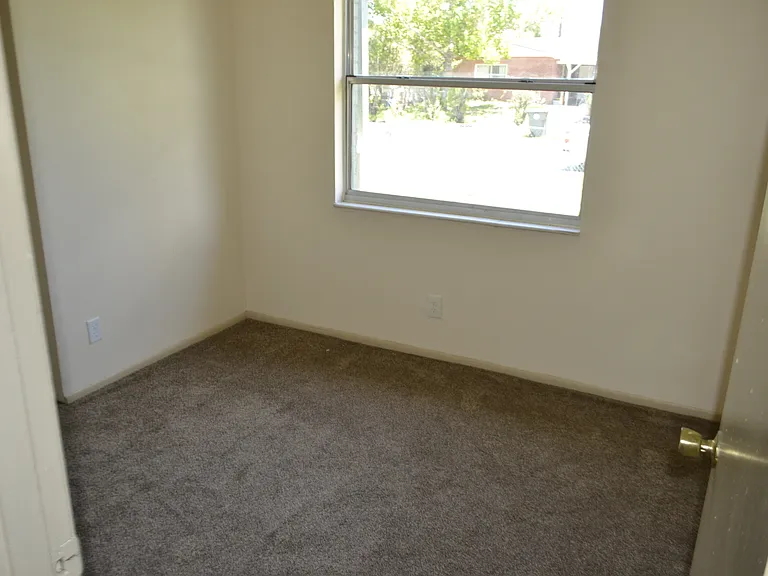1060 E Patrick Cir — Photo 15