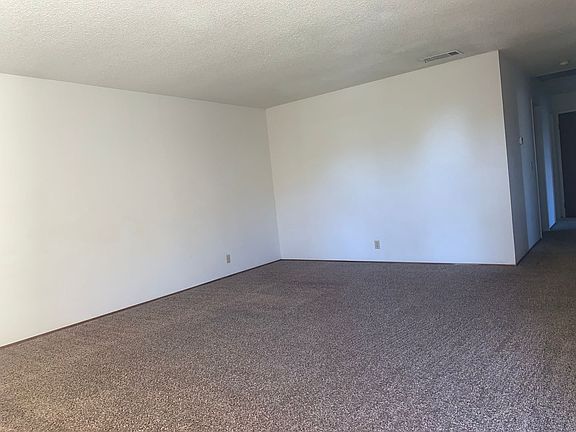 3rd image of 569 Burlington Dr